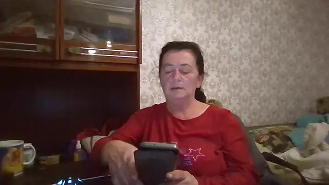 Snapshot of GypsiQueen2 chatting on 10/07/25, 06:05 GypsiQueen2 online show from 10/07/25, 06:05