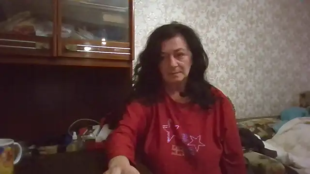 Snapshot of GypsiQueen2 chatting on 10/08/25, 04:48 GypsiQueen2 online show from 10/08/25, 04:48