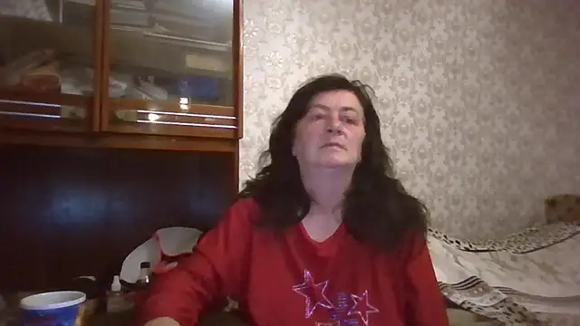 Snapshot of GypsiQueen2 chatting on 10/12/25, 06:29 GypsiQueen2 online show from 10/12/25, 06:29