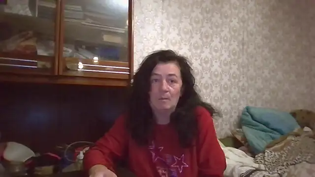 Snapshot of GypsiQueen2 chatting on 10/17/25, 05:59 GypsiQueen2 online show from 10/17/25, 05:59