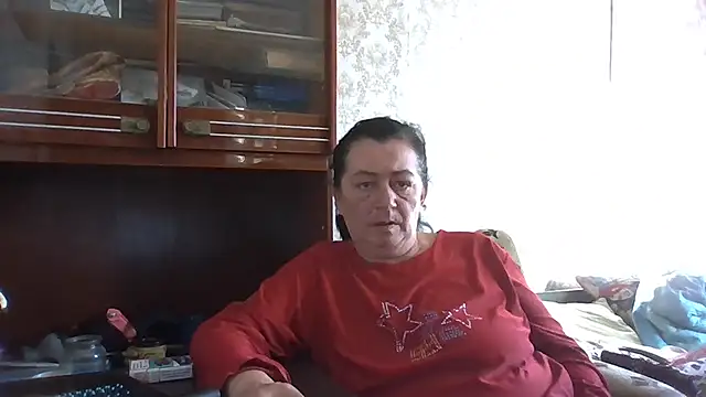 Snapshot of GypsiQueen2 chatting on 10/29/25, 12:07 GypsiQueen2 online show from 10/29/25, 12:07