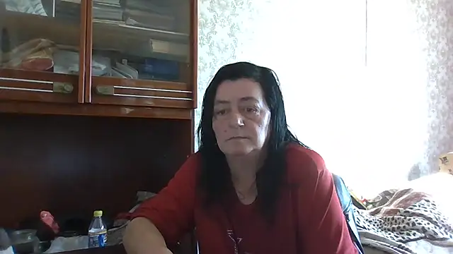 Snapshot of GypsiQueen2 chatting on 10/31/25, 11:55 GypsiQueen2 online show from 10/31/25, 11:55