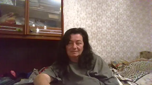 Snapshot of GypsiQueen2 chatting on 11/01/25, 03:14 GypsiQueen2 online show from 11/01/25, 03:14