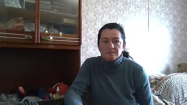 Snapshot of GypsiQueen2 chatting on 11/03/25, 12:06 GypsiQueen2 online show from 11/03/25, 12:06