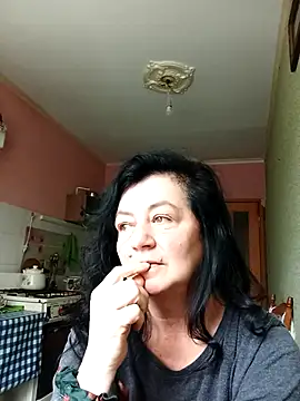 Snapshot of GypsiQueen2 chatting on 03/03/26, 08:53 GypsiQueen2 online show from 03/03/26, 08:53