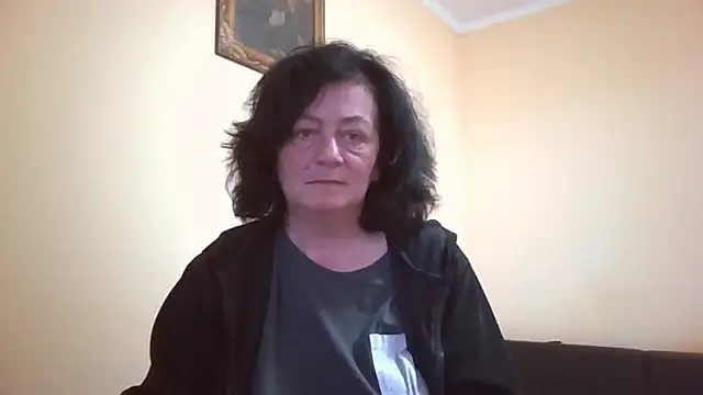 Snapshot of GypsiQueen2 chatting on 04/20/26, 04:21 GypsiQueen2 online show from 04/20/26, 04:21