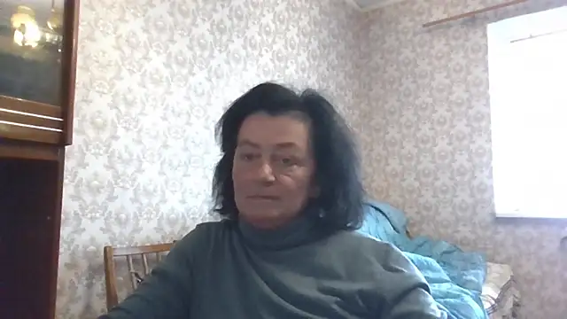 Snapshot of GypsiQueen2 chatting on 04/23/26, 12:29 GypsiQueen2 online show from 04/23/26, 12:29