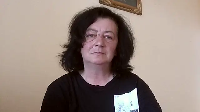 Snapshot of GypsiQueen2 chatting on 05/17/26, 09:28 GypsiQueen2 online show from 05/17/26, 09:28