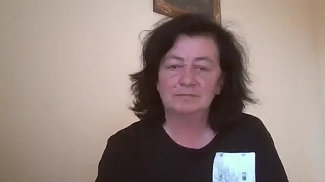 Snapshot of GypsiQueen2 chatting on 05/18/26, 03:29 GypsiQueen2 online show from 05/18/26, 03:29