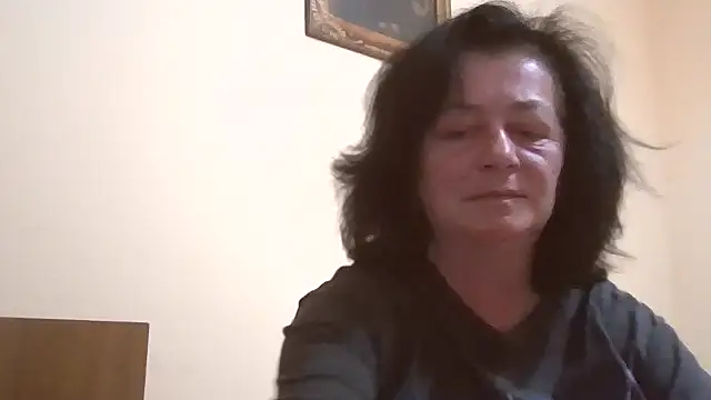 Snapshot of GypsiQueen2 chatting on 05/22/26, 06:13 GypsiQueen2 online show from 05/22/26, 06:13