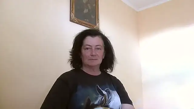 Snapshot of GypsiQueen2 chatting on 05/24/26, 12:43 GypsiQueen2 online show from 05/24/26, 12:43