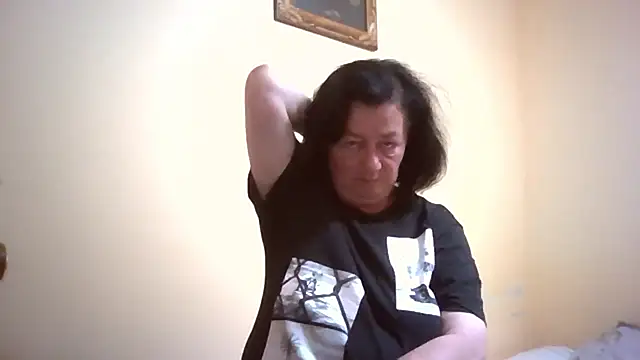 Snapshot of GypsiQueen2 chatting on 05/25/26, 07:42 GypsiQueen2 online show from 05/25/26, 07:42