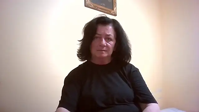 Snapshot of GypsiQueen2 chatting on 05/26/26, 06:26 GypsiQueen2 online show from 05/26/26, 06:26
