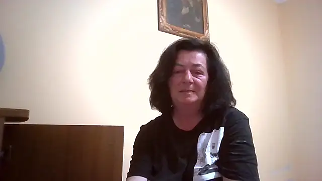 Snapshot of GypsiQueen2 chatting on 05/29/26, 06:17 GypsiQueen2 online show from 05/29/26, 06:17