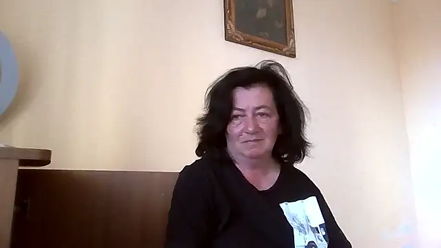 Snapshot of GypsiQueen2 chatting on 05/30/26, 05:10 GypsiQueen2 online show from 05/30/26, 05:10