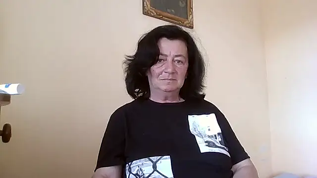 Snapshot of GypsiQueen2 chatting on 05/31/26, 12:56 GypsiQueen2 online show from 05/31/26, 12:56