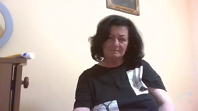 Snapshot of GypsiQueen2 chatting on 05/31/26, 06:42 GypsiQueen2 online show from 05/31/26, 06:42