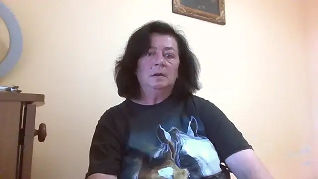 Snapshot of GypsiQueen2 chatting on 06/01/26, 04:52 GypsiQueen2 online show from 06/01/26, 04:52
