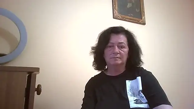 Snapshot of GypsiQueen2 chatting on 06/02/26, 05:48 GypsiQueen2 online show from 06/02/26, 05:48