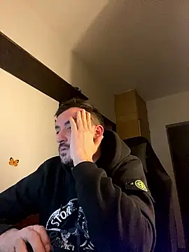 Fireflyerrr online show from 01/08/26, 05:59