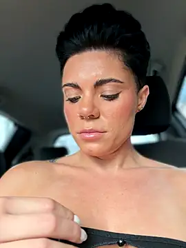 Snapshot of LukeLouHarvey chatting on 11/17/25, 03:12 LukeLouHarvey online show from 11/17/25, 03:12