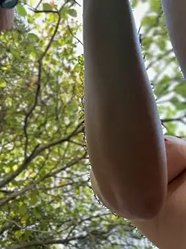 Snapshot of LukeLouHarvey chatting on 12/03/25, 02:41 LukeLouHarvey online show from 12/03/25, 02:41