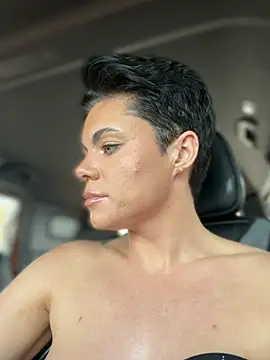 Snapshot of LukeLouHarvey chatting on 02/03/26, 03:59 LukeLouHarvey online show from 02/03/26, 03:59