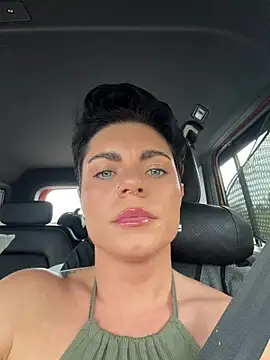 Snapshot of LukeLouHarvey chatting on 02/19/26, 06:31 LukeLouHarvey online show from 02/19/26, 06:31