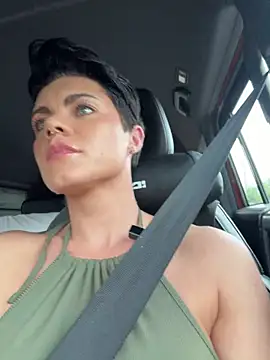 Snapshot of LukeLouHarvey chatting on 02/24/26, 04:43 LukeLouHarvey online show from 02/24/26, 04:43