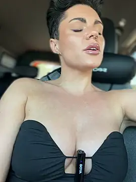 Snapshot of LukeLouHarvey chatting on 03/02/26, 04:36 LukeLouHarvey online show from 03/02/26, 04:36