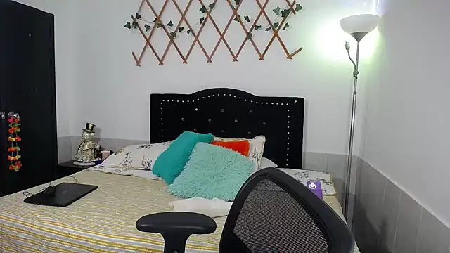 naughty girl 4u online show from 03/12/26, 08:48