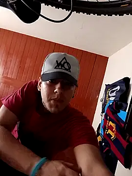 Snapshot of Triplex_Coolness chatting on 09/17/25, 04:30 Triplex Coolness online show from 09/17/25, 04:30