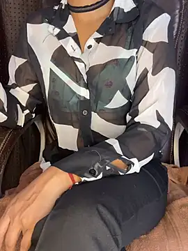 SCHOOL Girl 0 online show from 12/08/24, 04:18