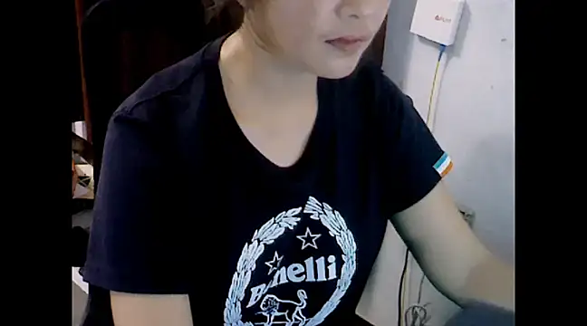 makemefallin online show from 12/11/24, 02:11