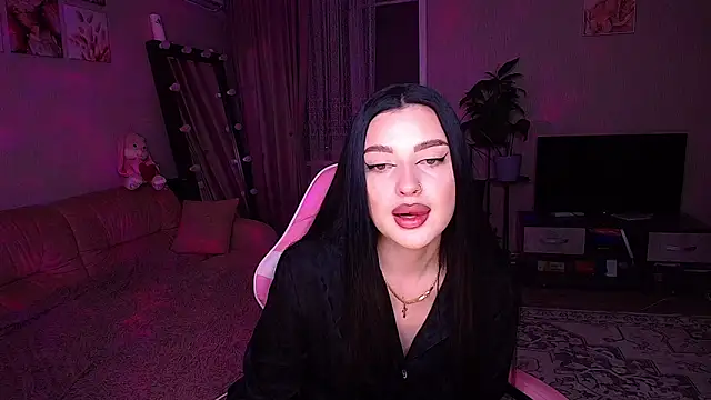 Snapshot of __Malika__ chatting on 03/13/26, 04:35 Malika online show from 03/13/26, 04:35