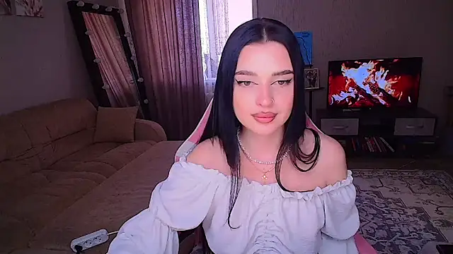 Snapshot of __Malika__ chatting on 04/06/26, 10:38 Malika online show from 04/06/26, 10:38