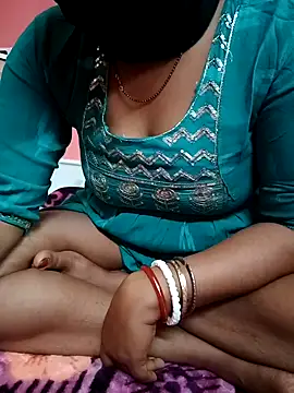 Snapshot of Bengali-boudi chatting on 02/16/25, 05:59 Bengali-boudi online show from 02/16/25, 05:59