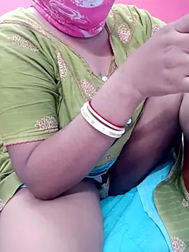 Snapshot of Bengali-boudi chatting on 10/26/25, 05:52 Bengali-boudi online show from 10/26/25, 05:52