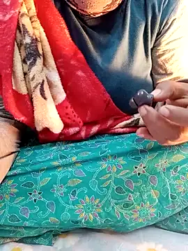 Snapshot of Bengali-boudi chatting on 12/05/25, 05:53 Bengali-boudi online show from 12/05/25, 05:53