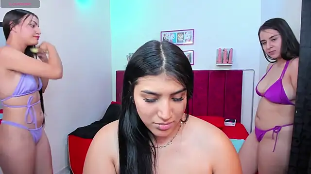 Snapshot of Afrodita-hott chatting on 02/03/25, 03:17 Afrodita-hott online show from 02/03/25, 03:17