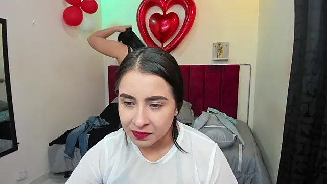 Snapshot of Afrodita-hott chatting on 02/18/25, 12:17 Afrodita-hott online show from 02/18/25, 12:17