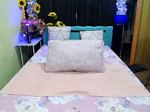 UrAsianPrincessDanie online show from 12/17/25, 06:03