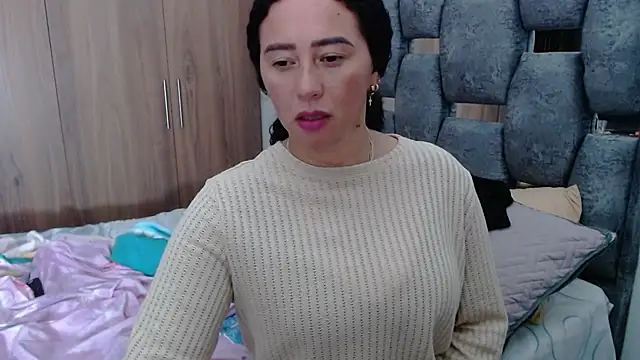 sara hott 1 online show from 01/26/25, 10:35