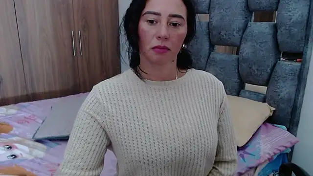 sara hott 1 online show from 01/27/25, 07:35