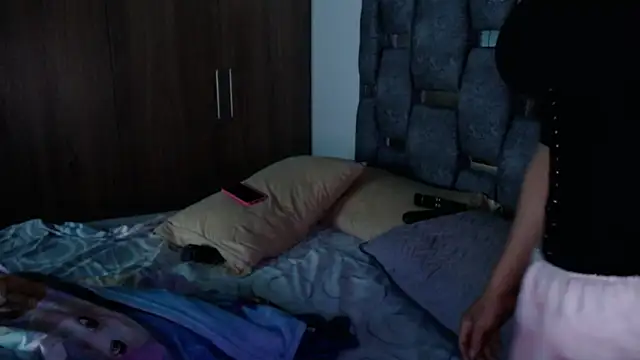 sara hott 1 online show from 01/29/25, 01:28