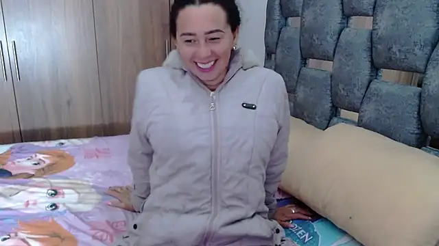 sara hott 1 online show from 02/11/25, 12:48