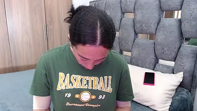 sara hott 1 online show from 02/26/25, 02:14