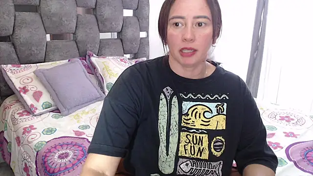 sara hott 1 online show from 04/10/26, 08:13