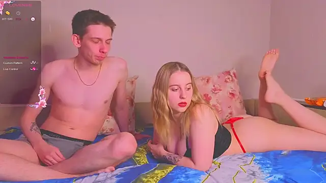 Snapshot of cuple_off chatting on 12/04/25, 11:30 cuple off online show from 12/04/25, 11:30