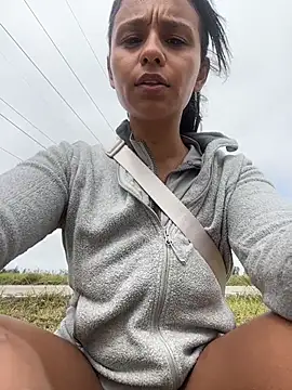 Snapshot of J_loren chatting on 04/04/26, 07:33 J loren online show from 04/04/26, 07:33